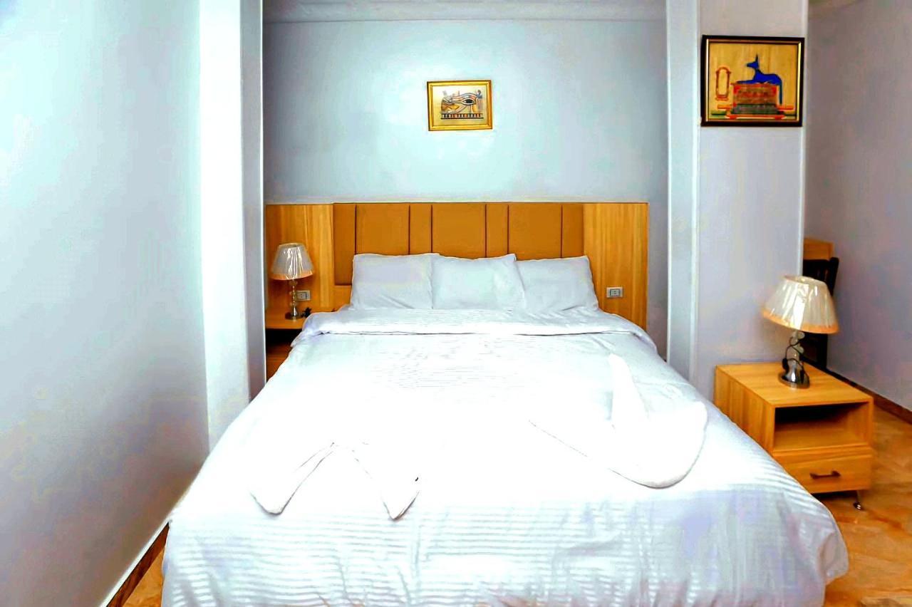 Magic Pyramid Hotel 3*