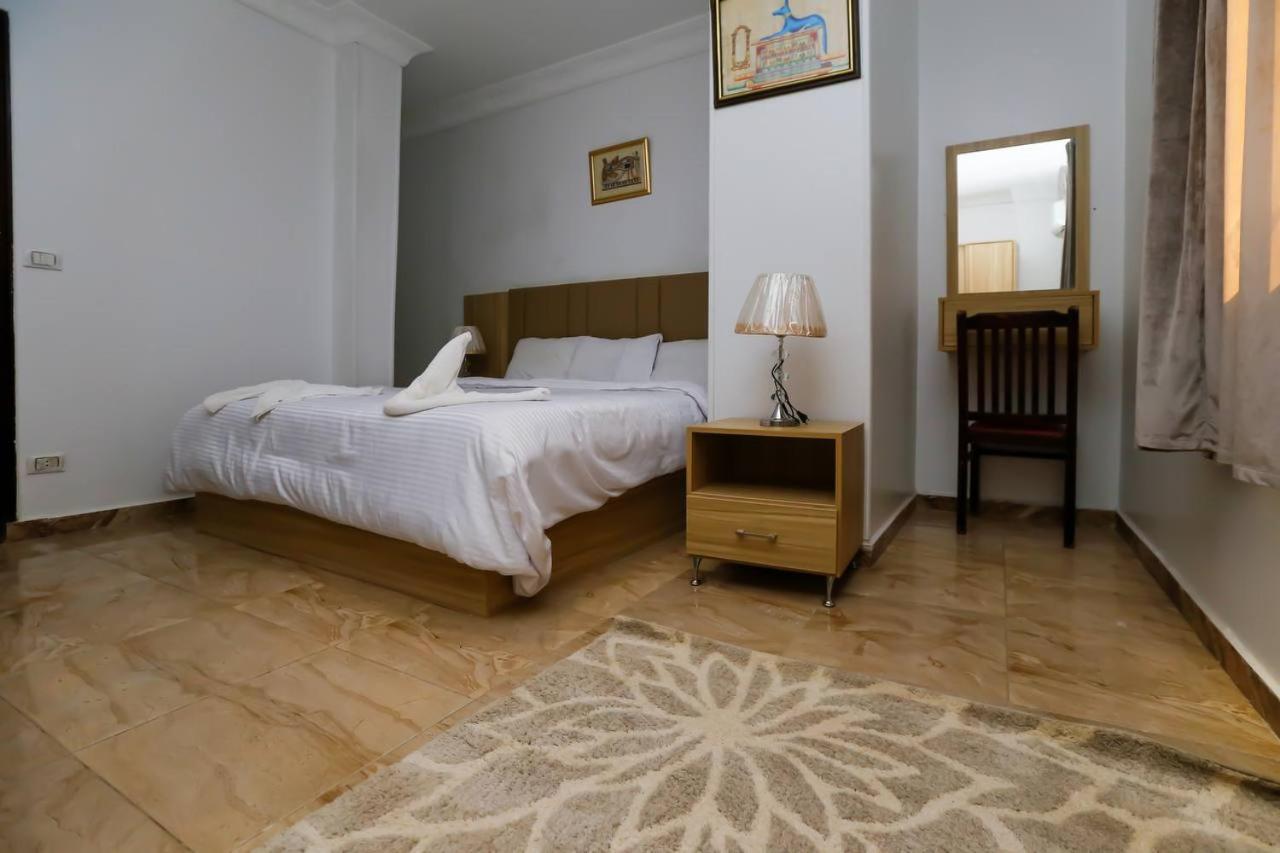 Magic Pyramid Hotel 3*