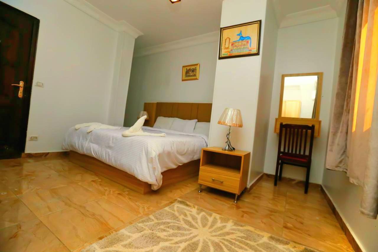 Magic Pyramid Hotel 3*