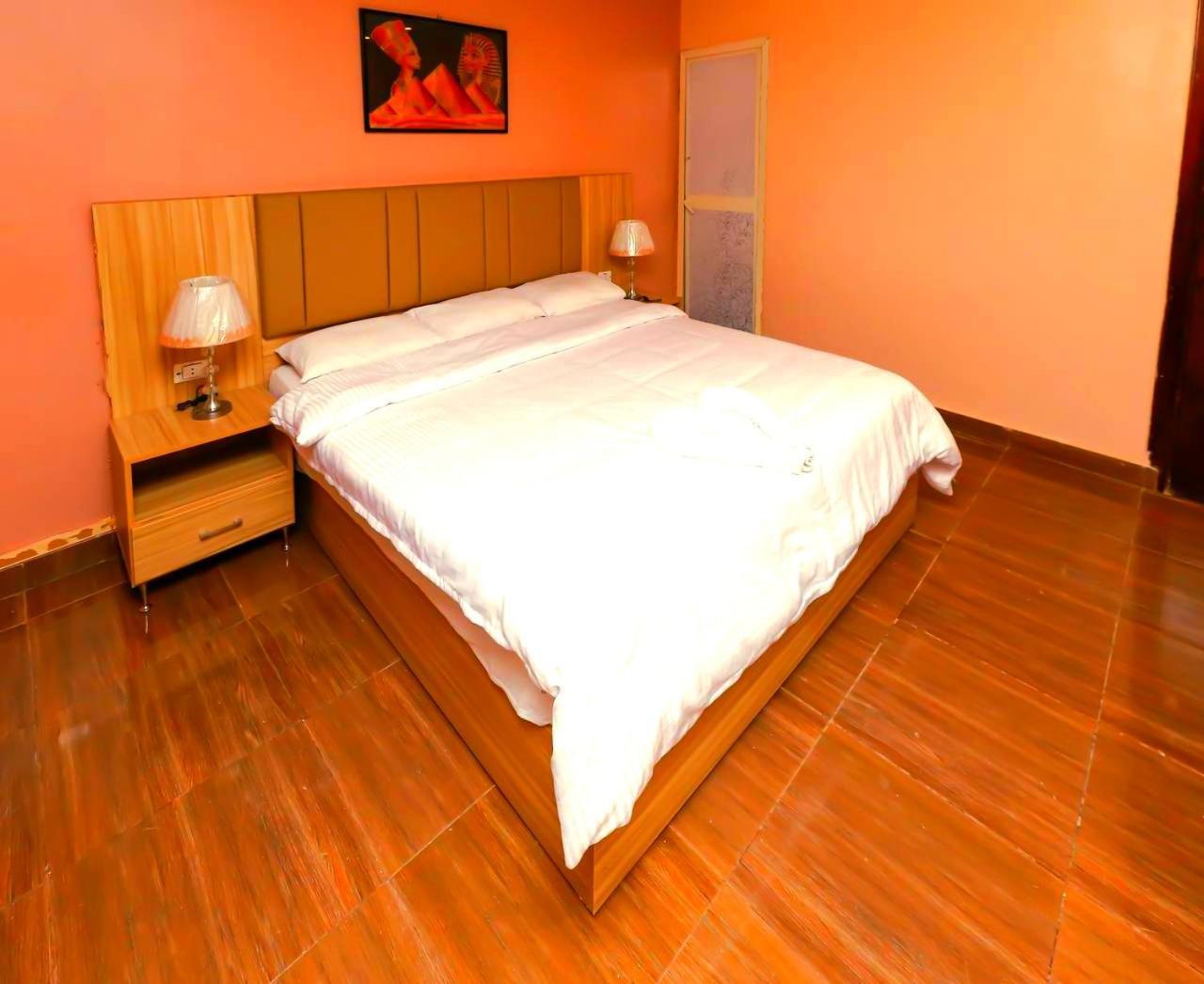 Magic Pyramid Hotel 3*
